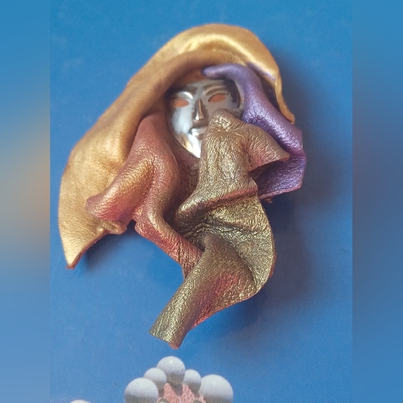 Vintage Handmade Venetian Carnival Brooch 🎭 - Picture 3 of 7